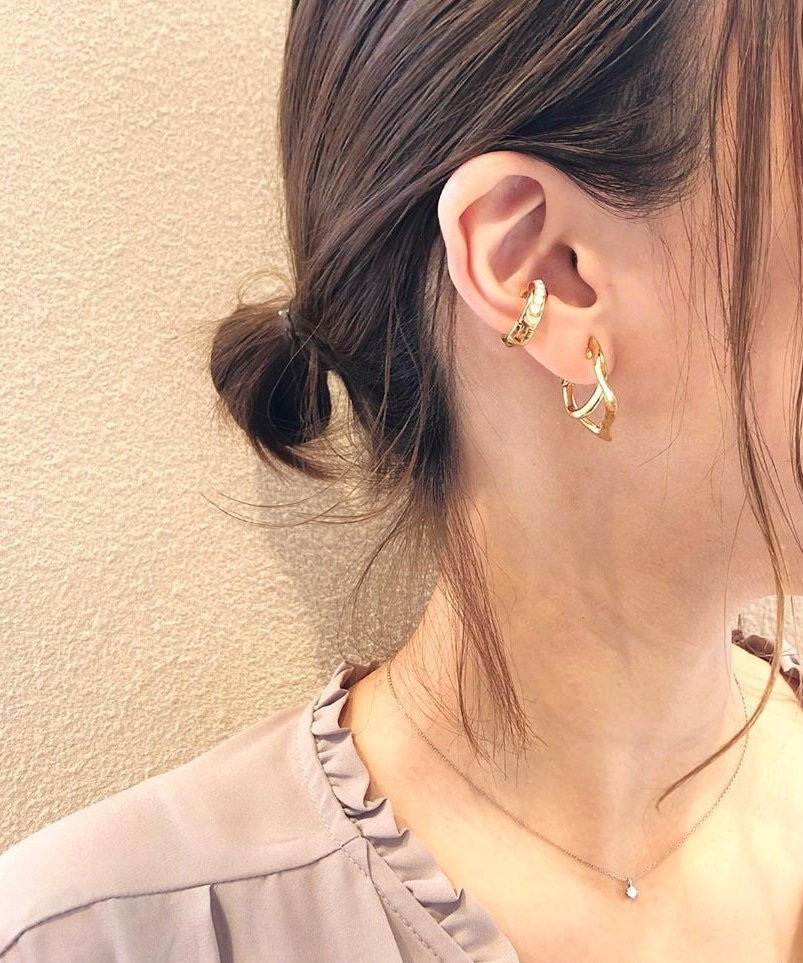 Hug Earring ｜ 2019-12-12T14:53:07 ｜ ete（エテ） ｜ ete／ete bijoux | エテ／エテビジュー  公式サイト | スタイリング