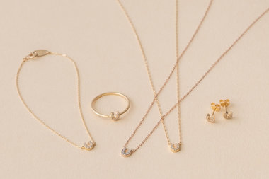 "Horse shoe" Collection