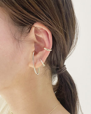 "Hug Earring" × "Cuff"