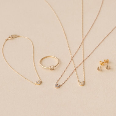 "Horse shoe" Collection