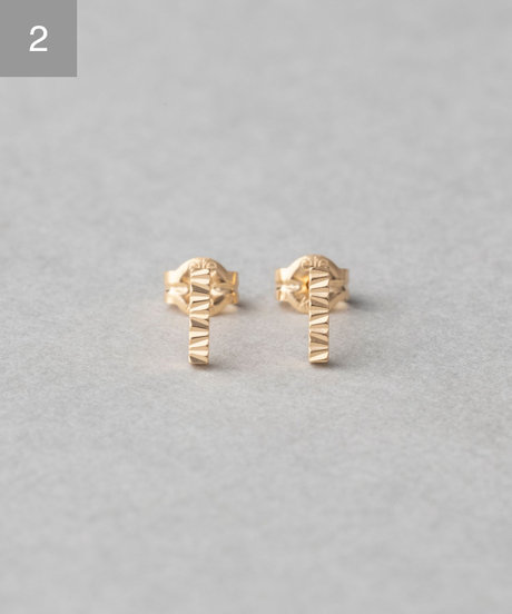 K18YG クレール トライアングルカット ピアス