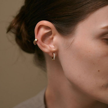 Reversible Hug Earring